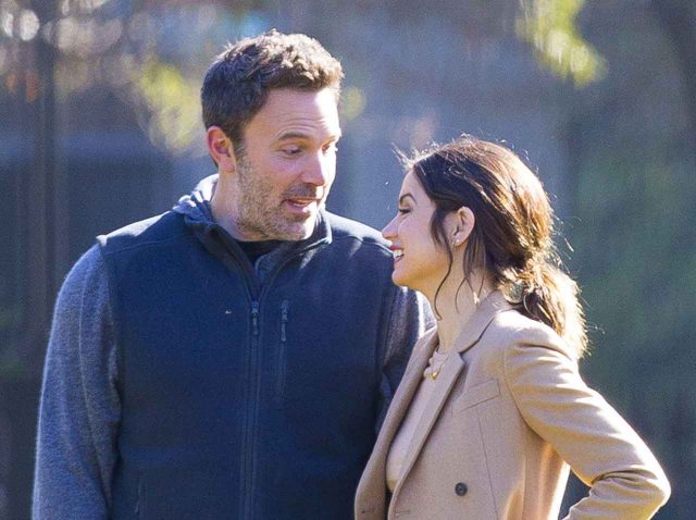ベン・アフレック、『007』新ボンドガールのアナ・デ・アルマスとキス!交際確定か