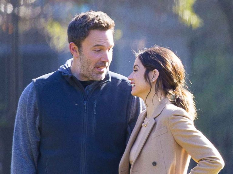 ベン・アフレック、『007』新ボンドガールのアナ・デ・アルマスとキス!交際確定か