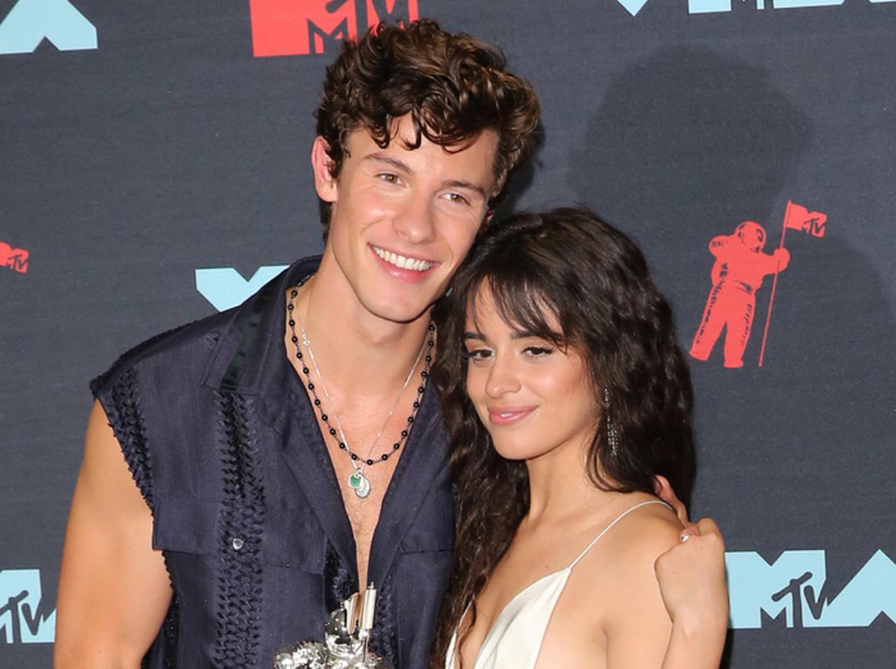 カミラ・カベロ、ショーン・メンデスとの恋愛は「めちゃくちゃ疲れる」