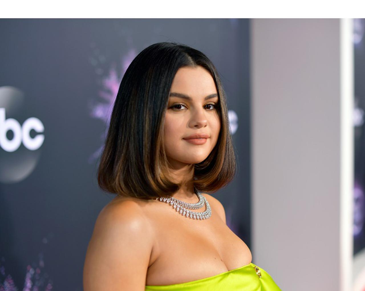 セレーナ・ゴメス、サプライズで映像を公開！収益の一部を寄付することを発表