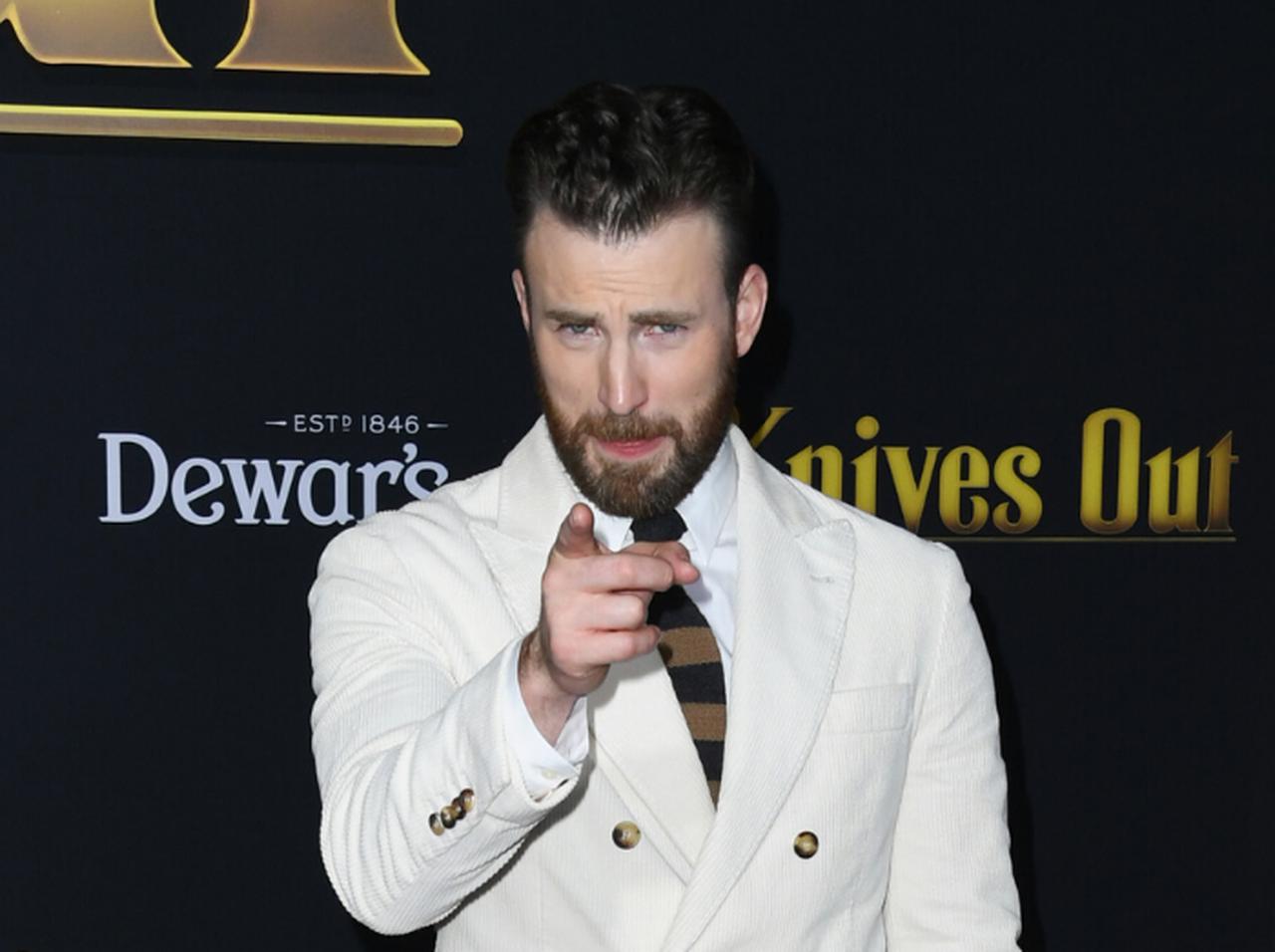 クリス・エヴァンスと「ハンドサニタイザー」を比較したツイートがバズる