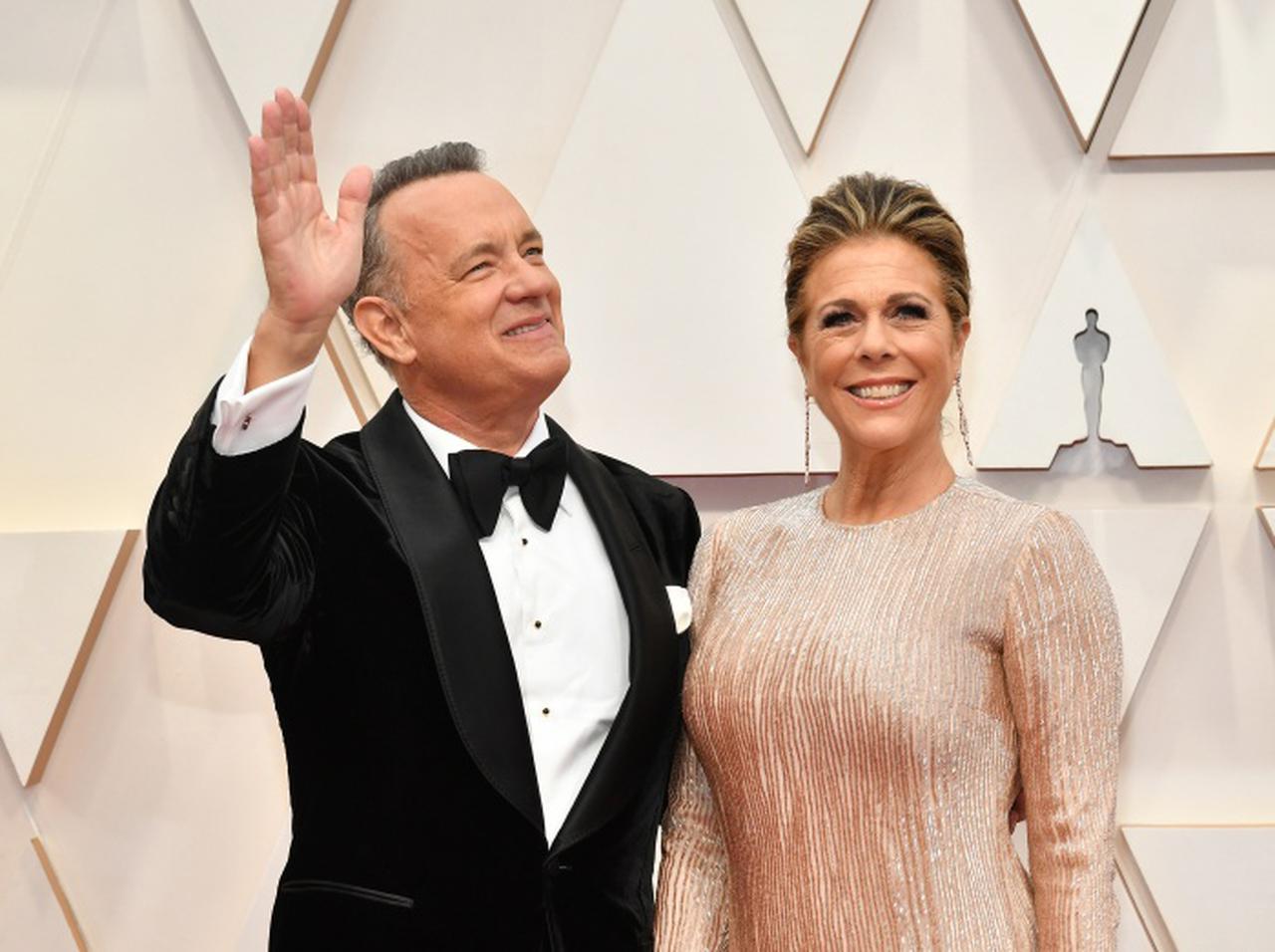 新型コロナ感染のトム・ハンクス、隔離施設で撮影したセルフィーで経過報告