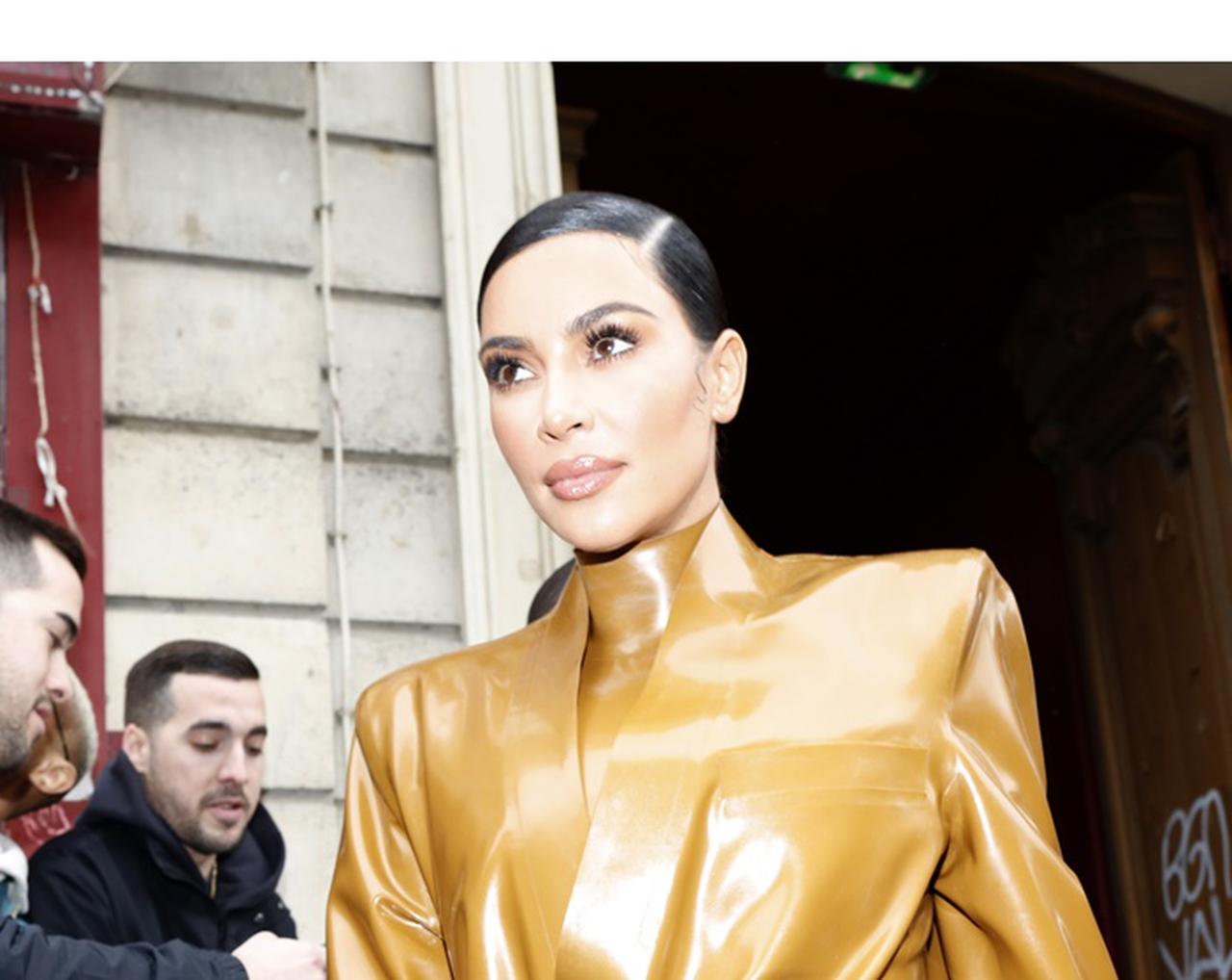 キム・カーダシアン、完璧な衣装を着るまでの過酷な裏側を公開