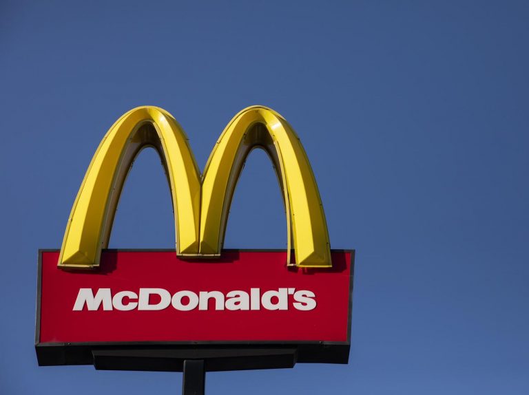 英マクドナルド全店舗閉鎖、フリマアプリで“転売”!商品名にユーモアセンス爆発