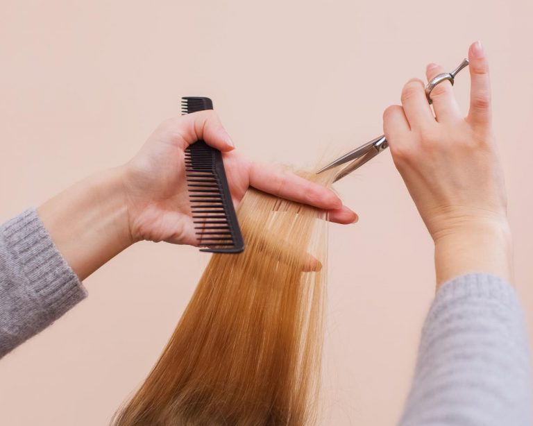 プロ直伝！絶対に失敗しない「毛先」のセルフカット術