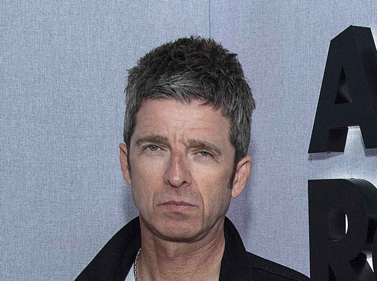 ノエル・ギャラガー、サプライズでオアシスの未発表曲を公開【音源アリ】