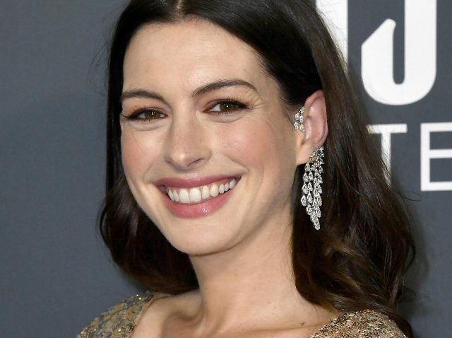 アン・ハサウェイ、『レ・ミゼラブル』の“外出禁止替え歌”にブラボー！