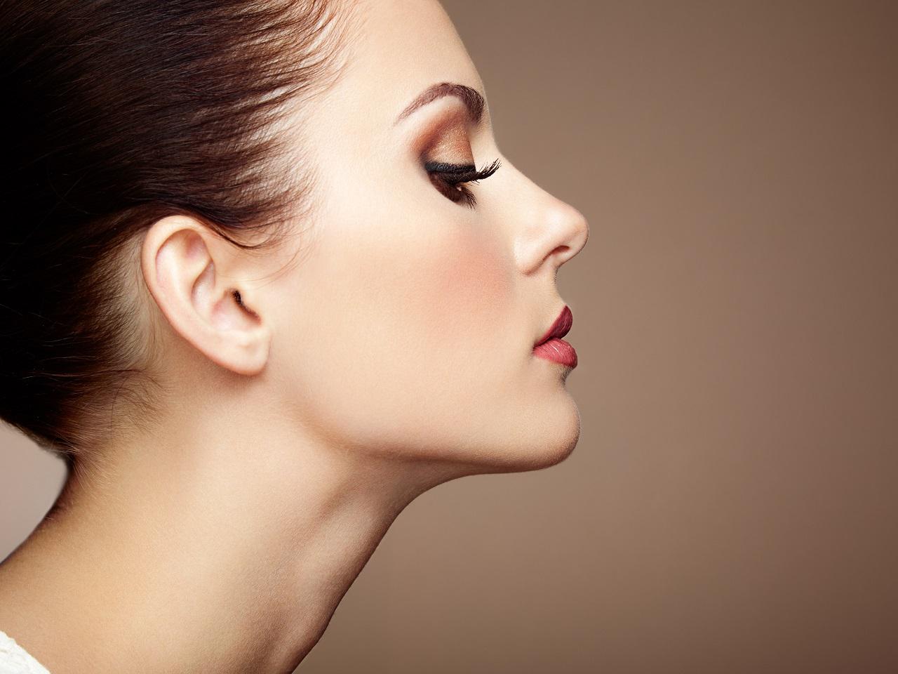 海外で高評価口コミ多数の「まつ毛美容液」がとにかく伸びると話題