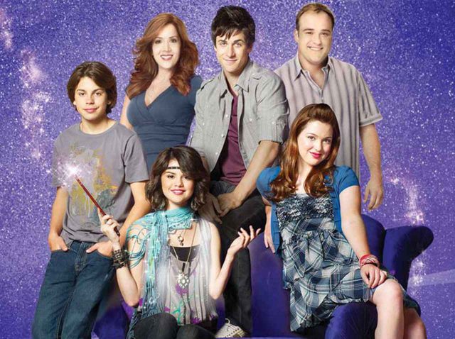 セレーナ・ゴメスと共演の元ディズニースターが看護師に転身、新型コロナ最前線へ