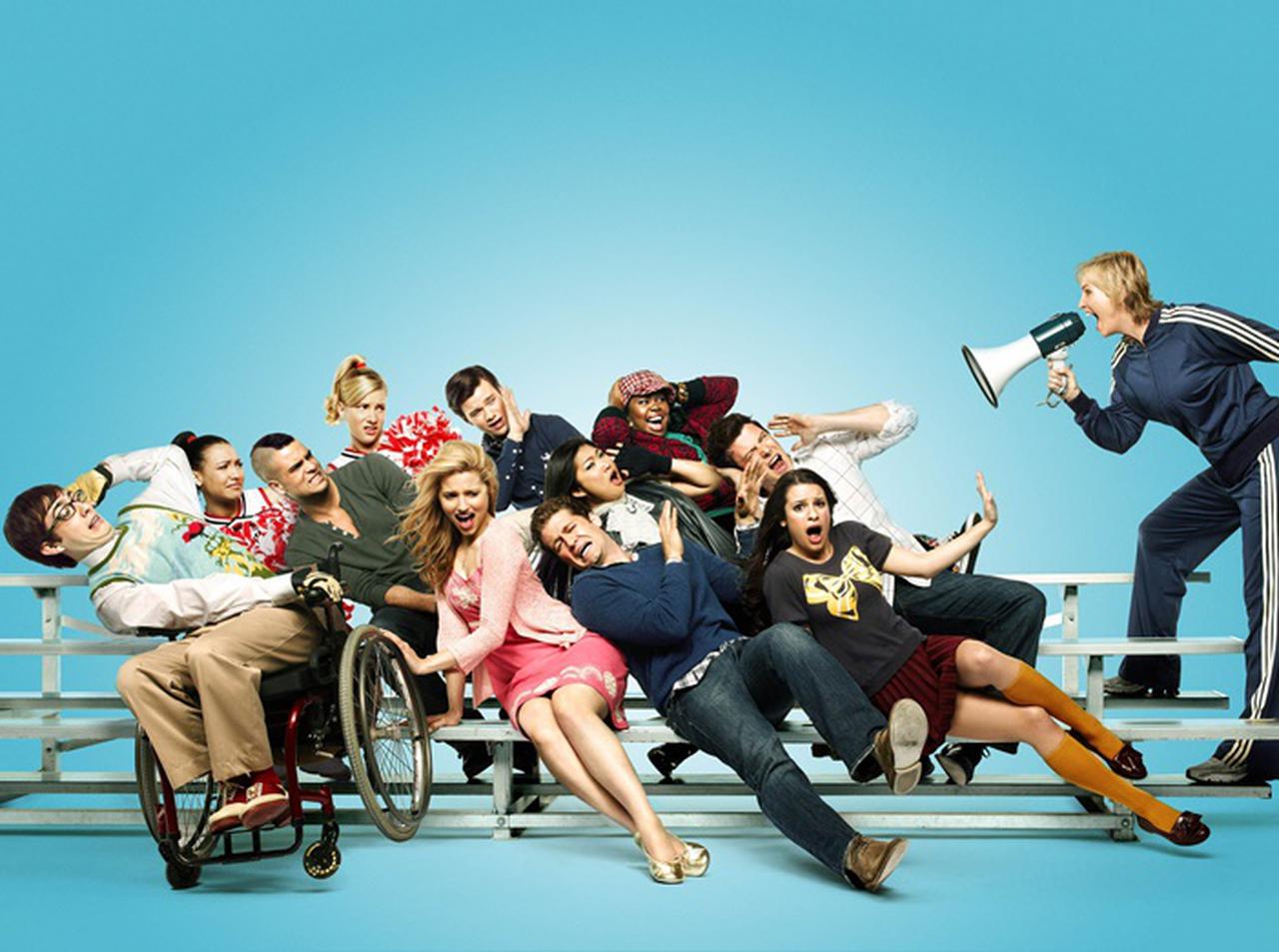 『glee／グリー』のキャストが久々に集結！日本でも見られる！