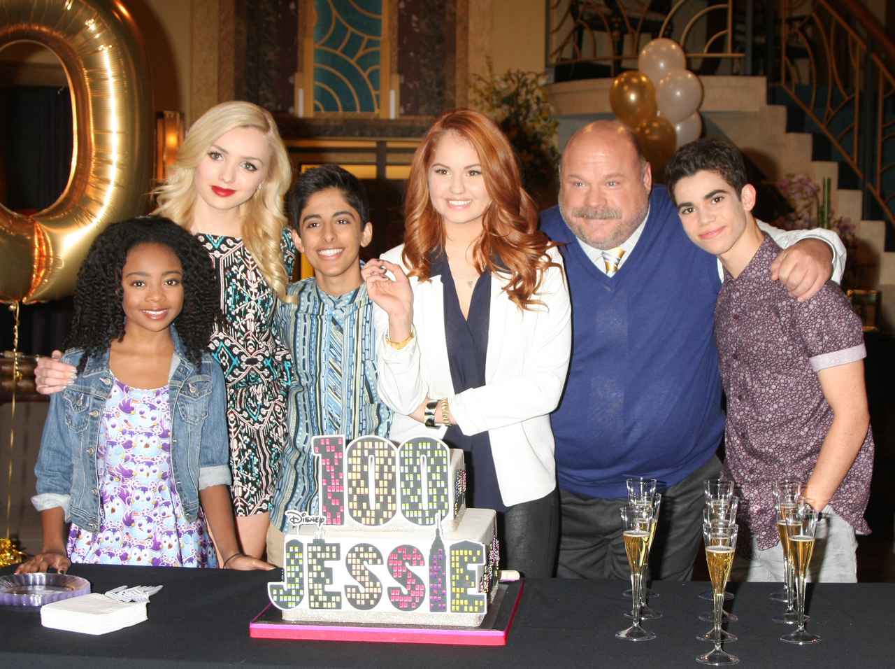 キャメロン・ボイスの思い出を『ジェシー！』キャストが再集結し熱弁、ビデオ通話で涙