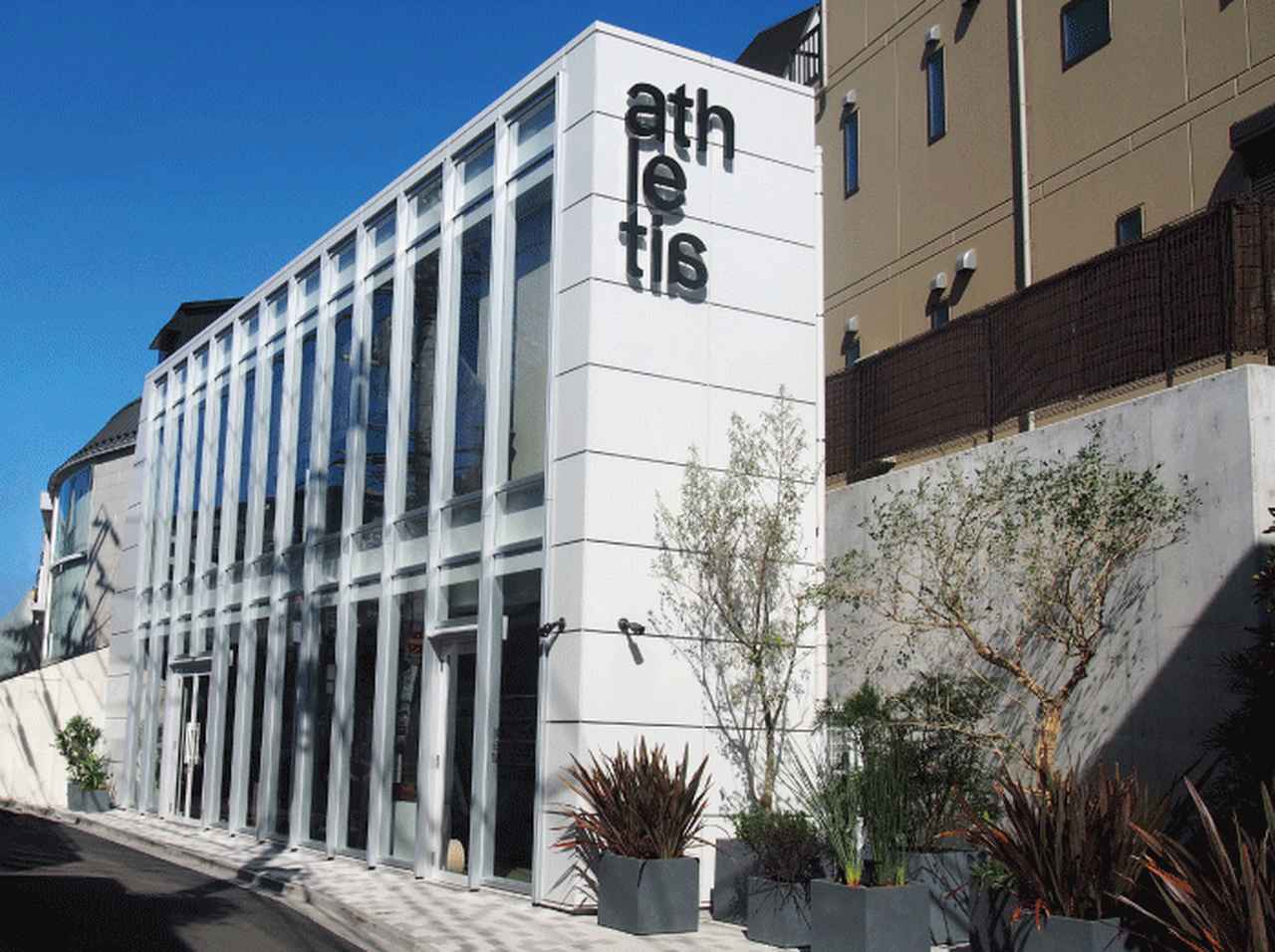 アスレティア、クリーンビューティな生き方を提案する旗艦店が表参道にオープン