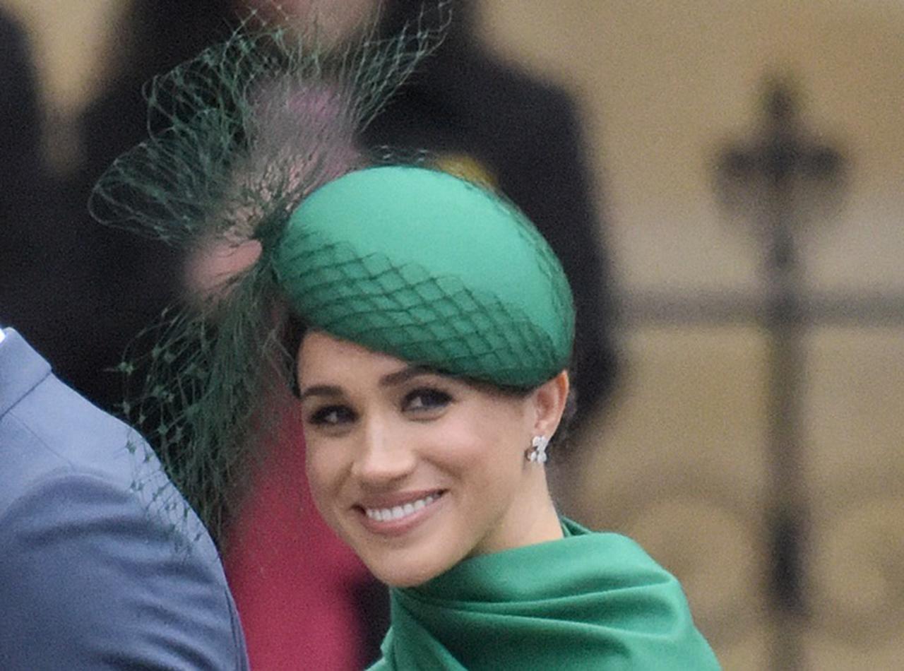 メーガン妃、久々のテレビ出演の際につけていたネックレスで愛のメッセージ