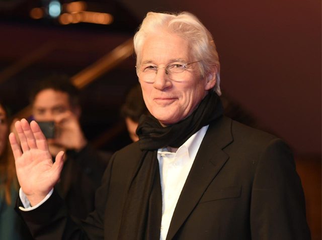 リチャード・ギア70歳、33年下妻が「自宅出産」 3児の父に