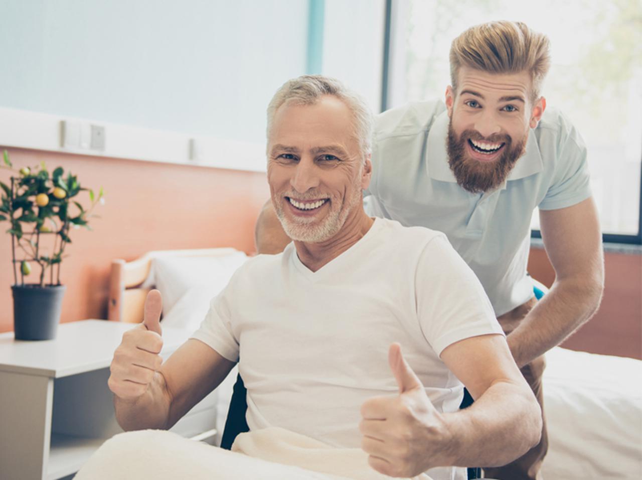 新型コロナ克服患者の退院を祝福 、病院での「恒例行事」にジーンと来る