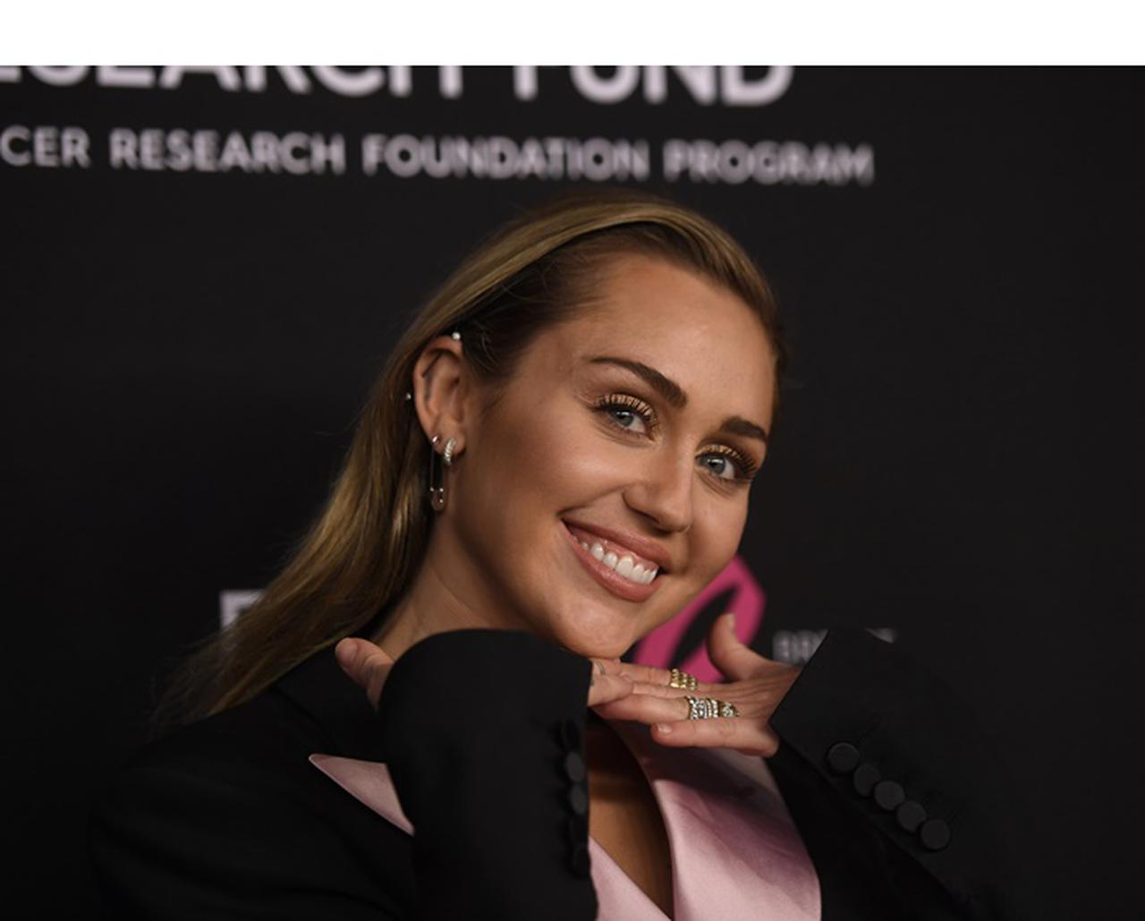 マイリー・サイラス、久々にハンナ・モンタナ時代の名曲をアカペラで披露