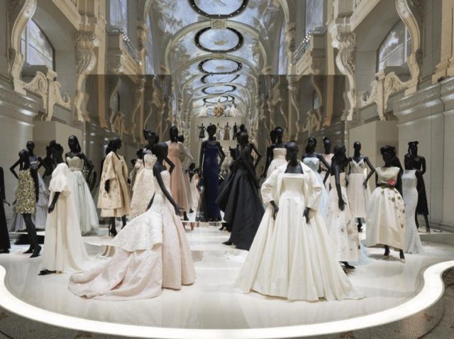 「クリスチャン・ディオール、夢のクチュリエ」展のドキュメンタリー映像を特別公開