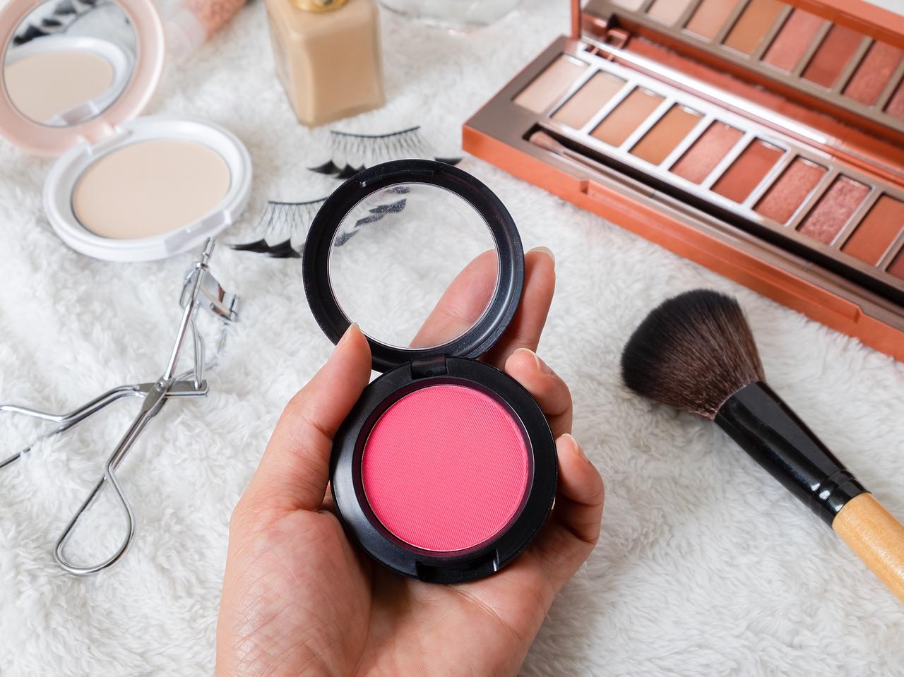 オシャレ＆スッキリが叶う！海外の“コスメ収納”が画期的すぎる