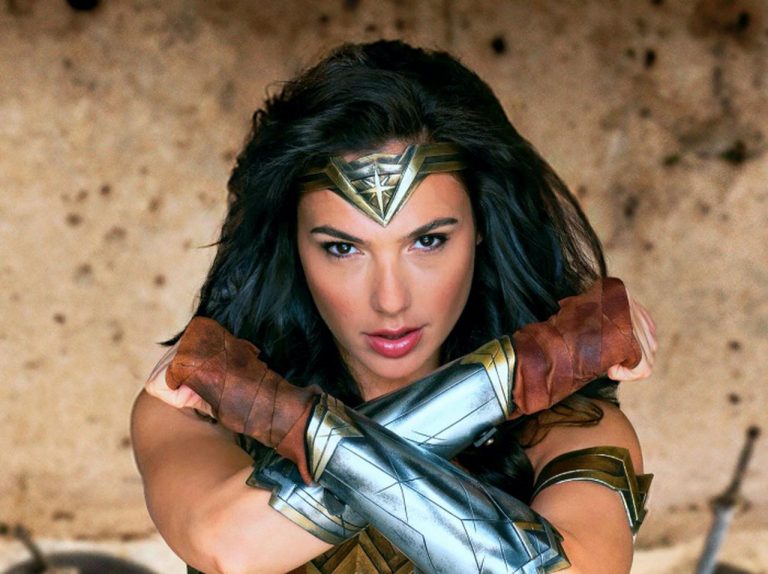 『ワンダーウーマン』はなぜ“最強ヒーロー”と言われるの?能力を知ればその理由が丸わかり!