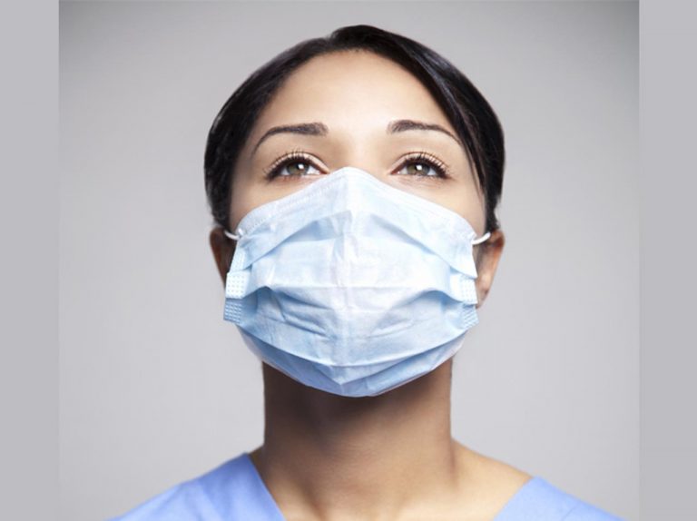 「耳が痛くならないマスクのつけ方」考案の 22歳手芸女子が医療従事者にある物を無償提供