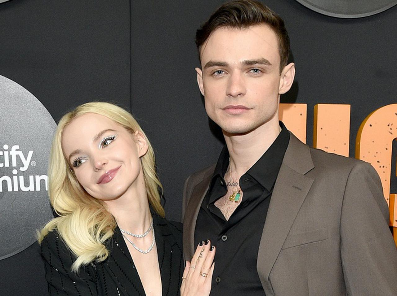 ダヴ・キャメロン＆トーマス・ドハーティが自主隔離生活を前に見舞われた思わぬ“悲劇”とは？