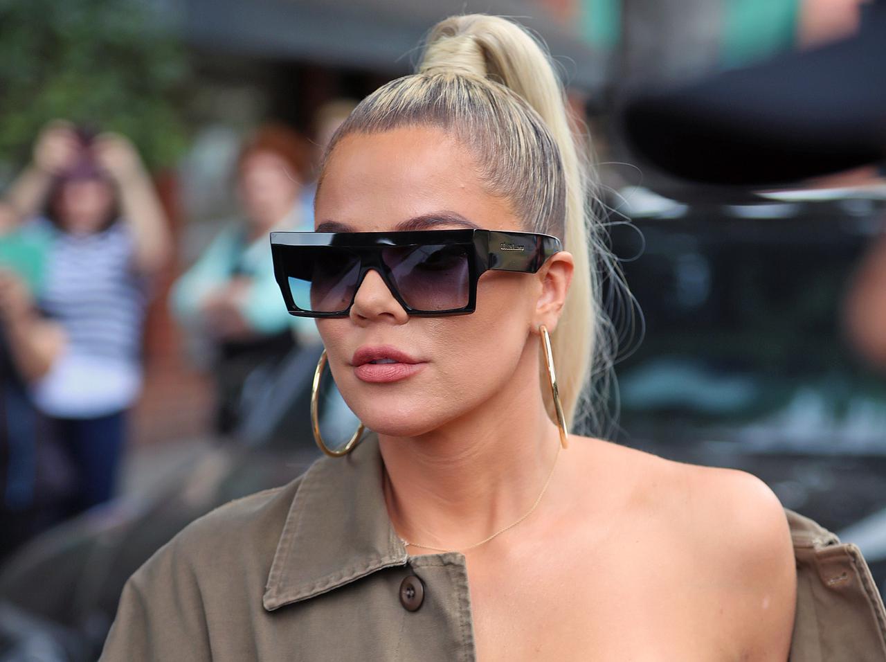 カーダシアン家末っ子、外出自粛中に「外で」していることが注目を集める