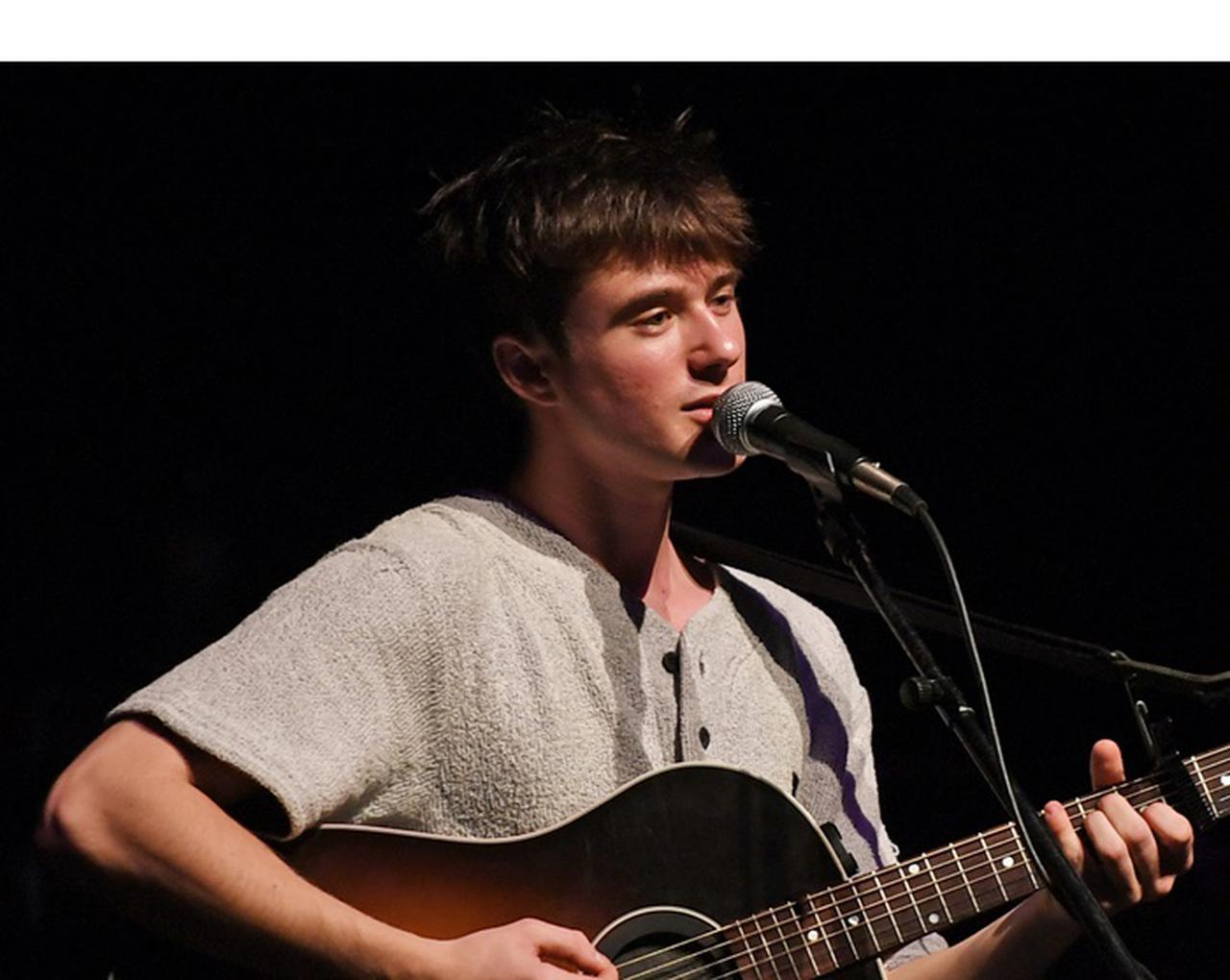 アレック・ベンジャミンを特集!天使の歌声を持つ25歳とは【スーパーソニック来日】