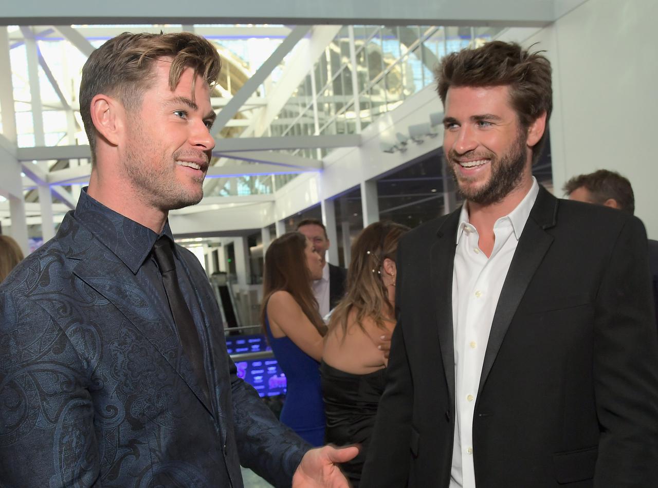 クリス・ヘムズワースがマイリー・サイラスにチクリ?弟リアムのオーストラリア帰国に言及