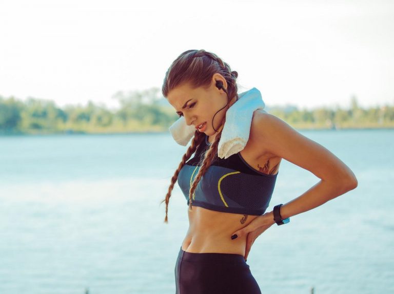 筋肉痛を早く治すには?トレーナーが実践する筋トレ後の回復方法