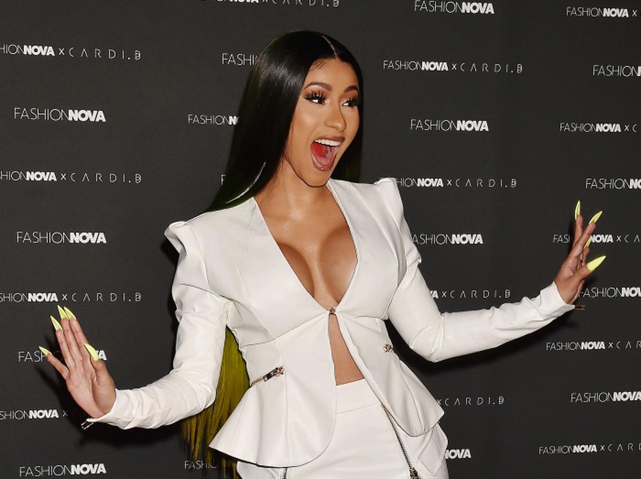 カーディ・B、1時間ごとに「10万円」ずつ寄付することを発表