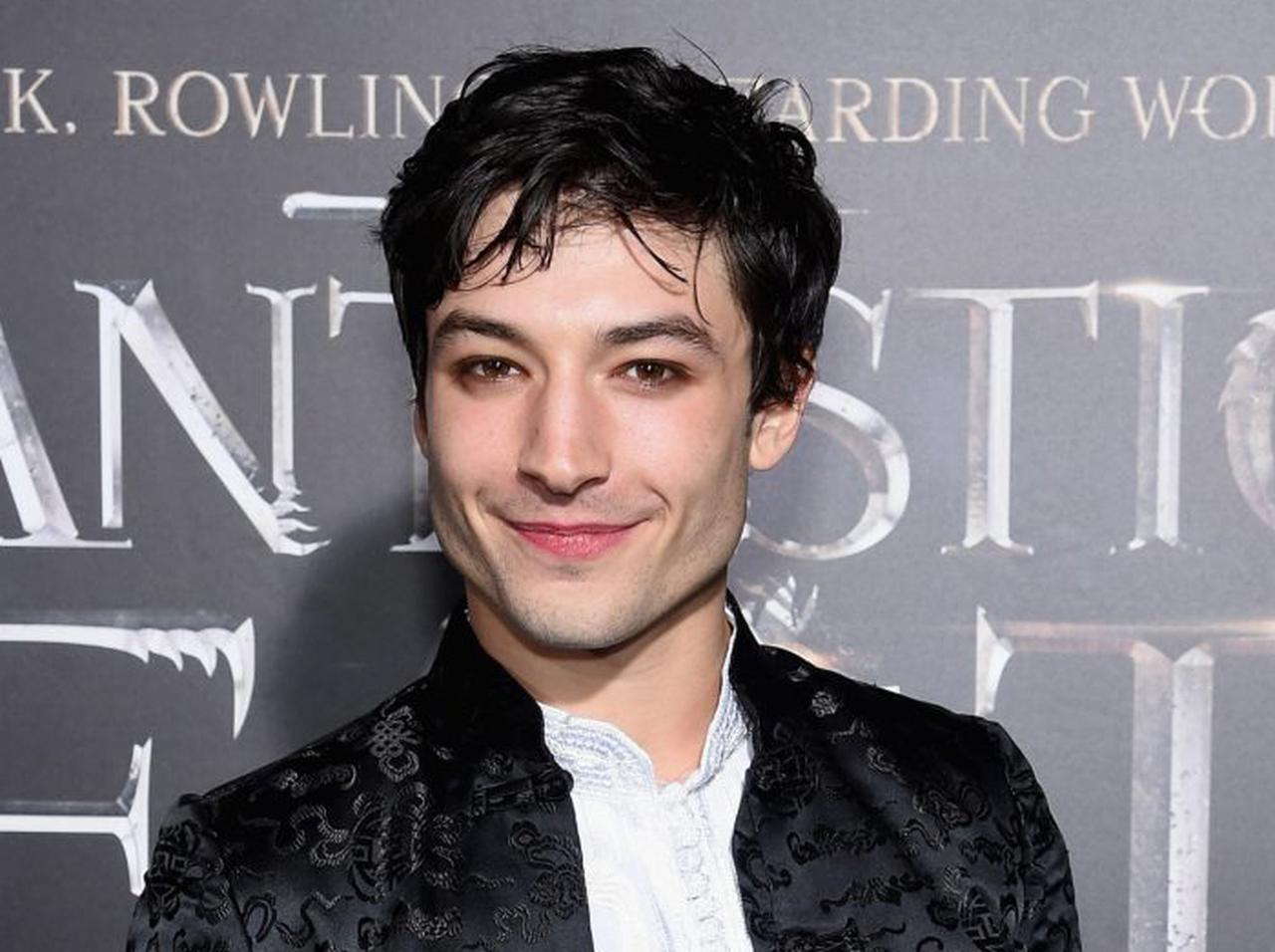 『ファンタビ』エズラ・ミラー、「女性の首絞め押し倒す」動画が拡散