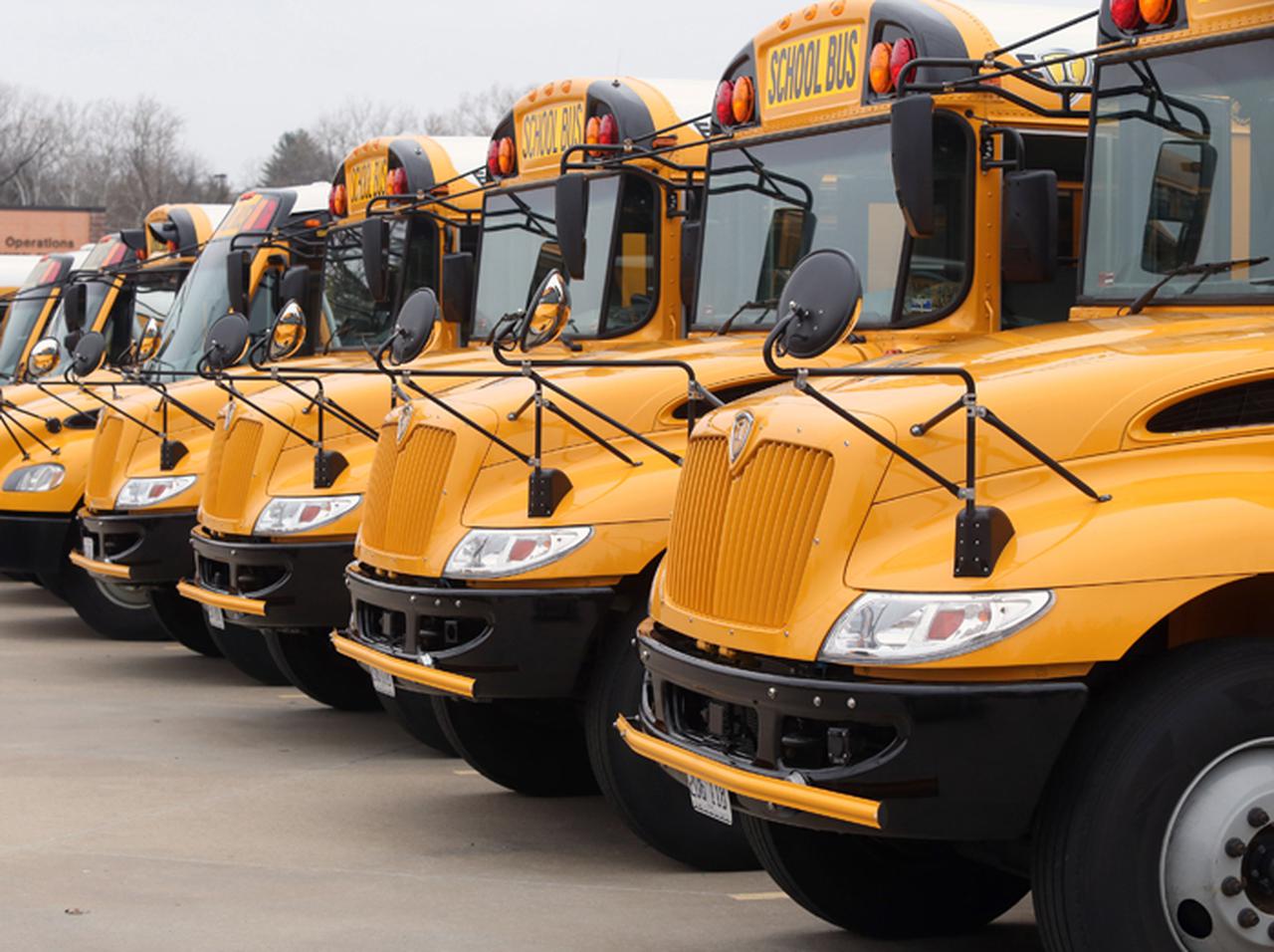 休校中、スクールバスを使って全米の生徒たちに「届けられているもの」とは?