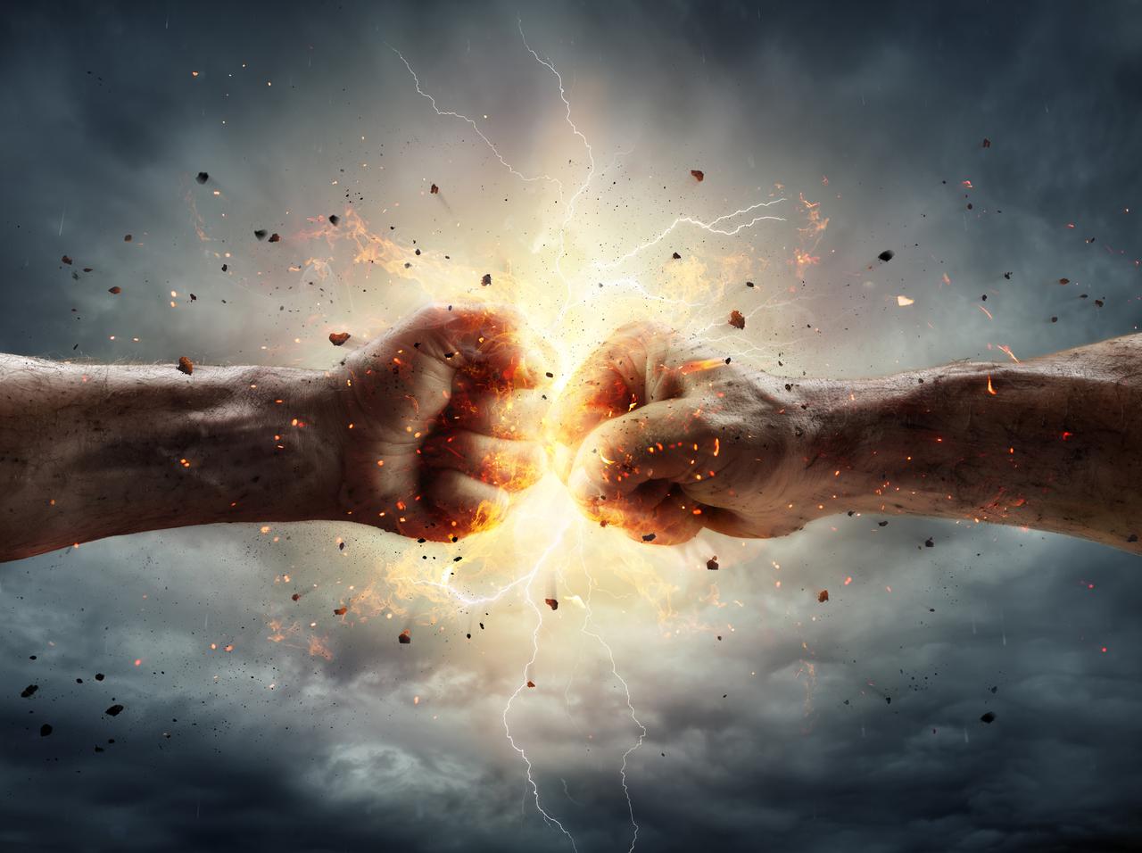 外出自粛中にスタントマン学校の生徒が40名で作った“遠隔”乱闘動画がえげつない