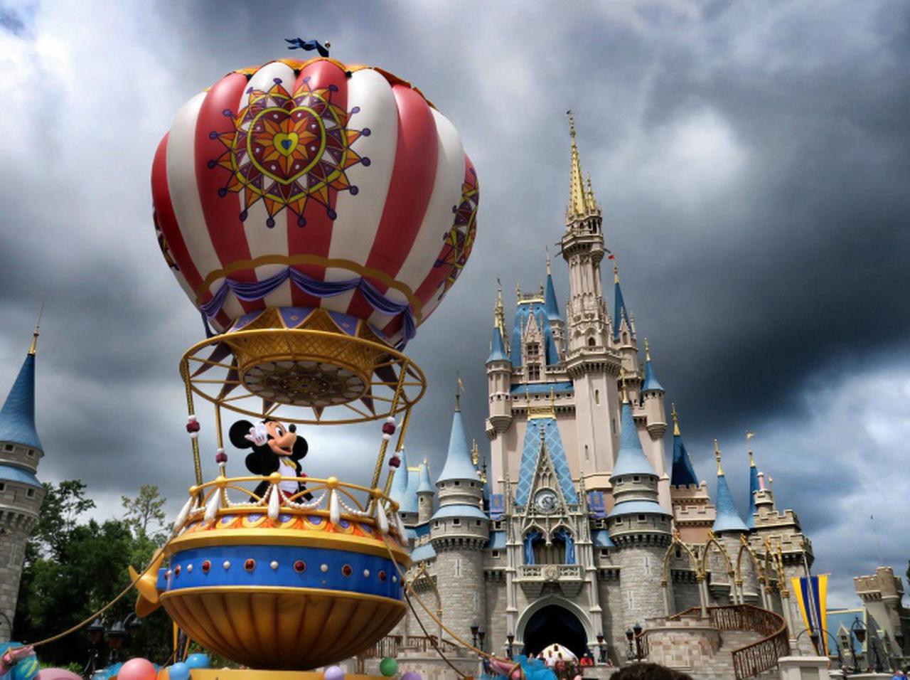 ディズニーランド、長引く臨時休園で「最も恐れていたこと」が起きる