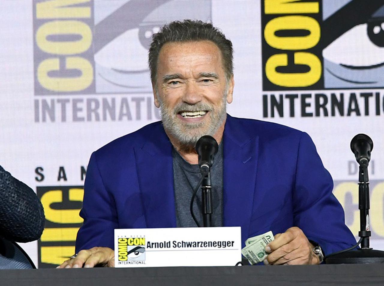 アーノルド・シュワルツェネッガー、「最強の遺伝子」を持つ初孫にすでに期待