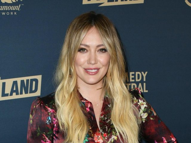 ヒラリー・ダフ、息子に対する虐待疑惑に怒り心頭