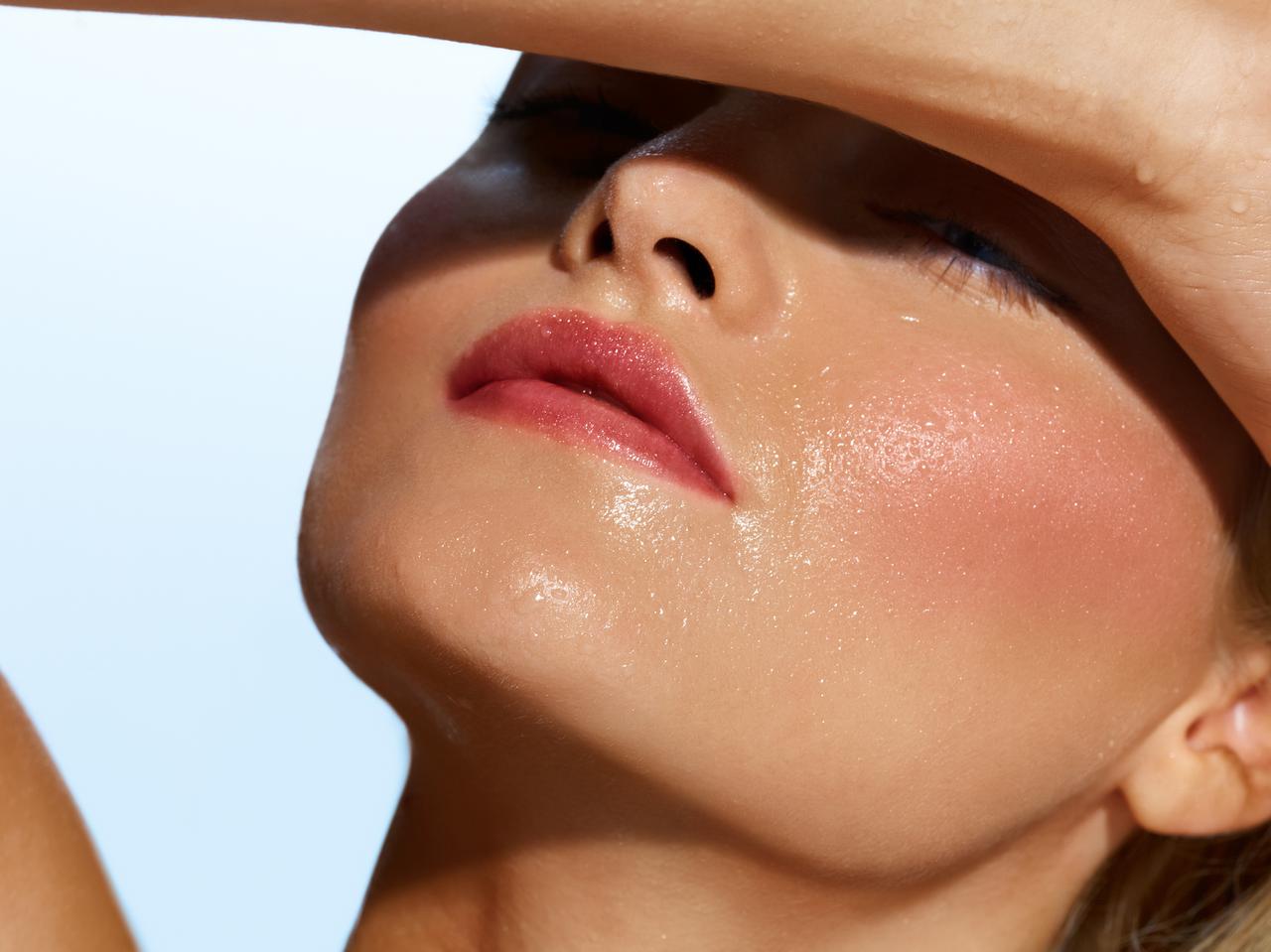 ひと手間でキープ力UP！夏でも溶けないベースメイクの作り方