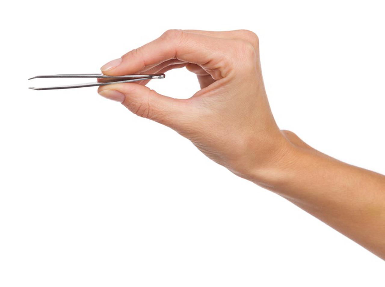 ピンセットを使ってマスカラする方法がヒットの予感