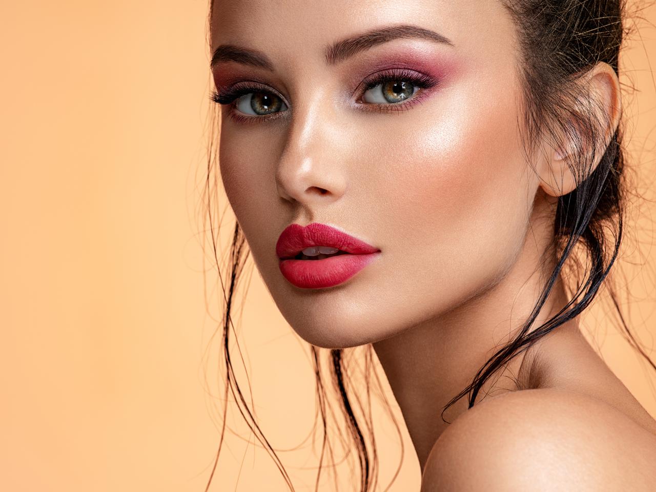 今年の夏は絶対に焼かない！美肌を守り抜くベースメイク術