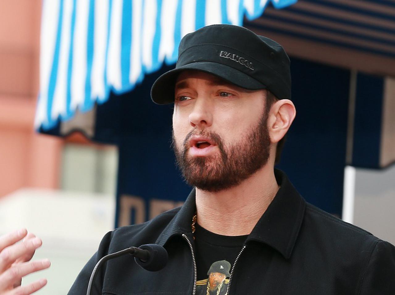 エミネムがファンに大サービス！彼が公開したとんでもない「個人情報」とは？