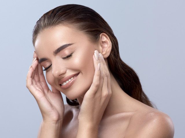 日本がルーツの小顔ツール「24Kのビューティーバー」がセレブに人気