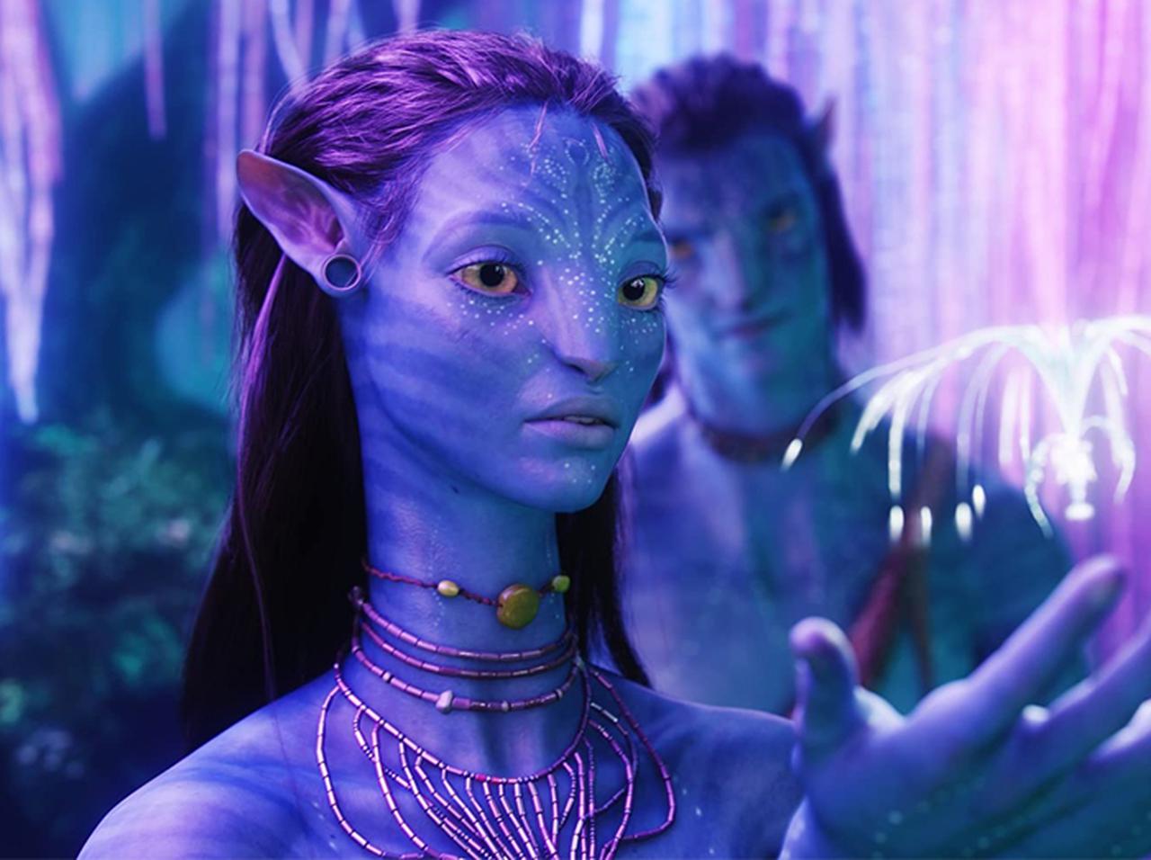 『アバター』続編の舞台裏ショットが公開!キャストたちが「水槽」で和気あいあい