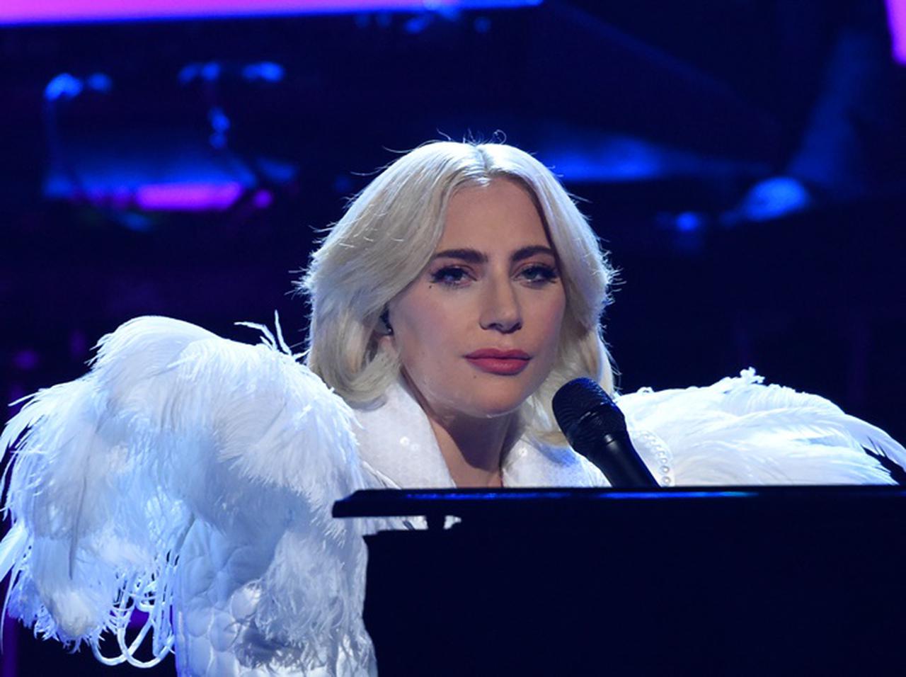 レディー・ガガ、自分を表現したくても人の目が気になり出来ない人へメッセージ