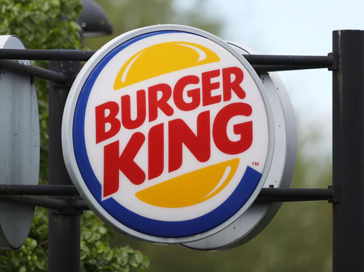 バーガーキング「クラウン ザ・ワンパウンダー」、コロナ禍で「お馴染みのアレ」が超メガサイズ化