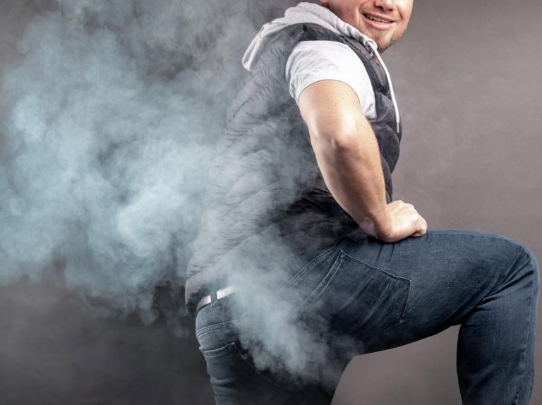 逃亡犯の「おなら」で居場所がバレる、イギリス警察に“イジられまくる”恥ずかしい末路