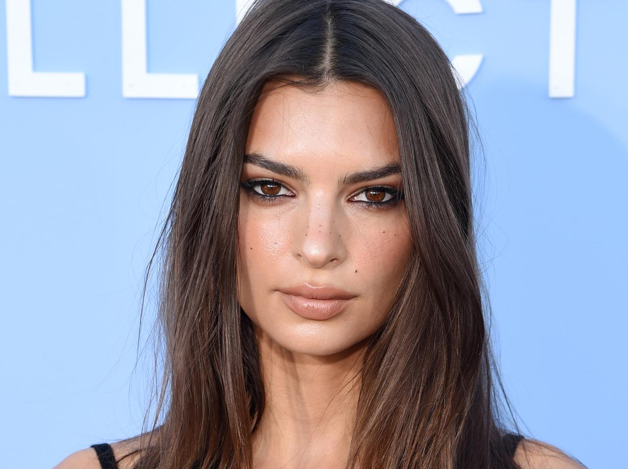 エミリー・ラタコウスキー、フェミニストな自分さえ「女性軽視」に落ちたことがあると告白