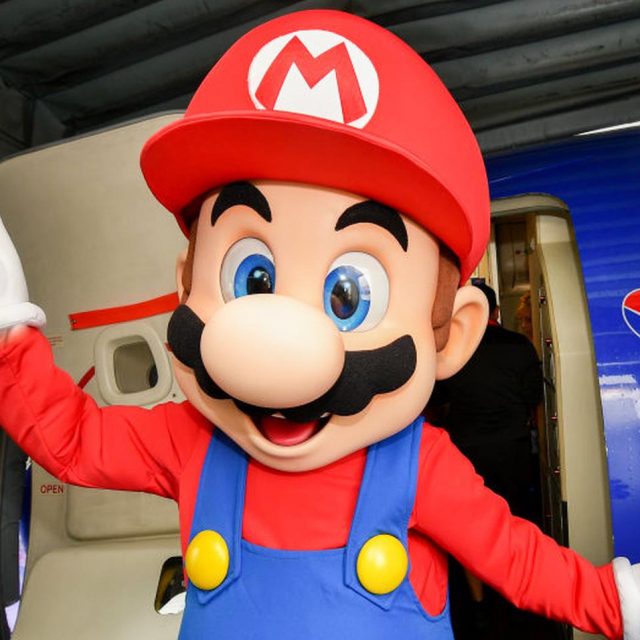 任天堂の「マリオ」に美魔女俳優が“欲情”？8年前のCMに熱視線