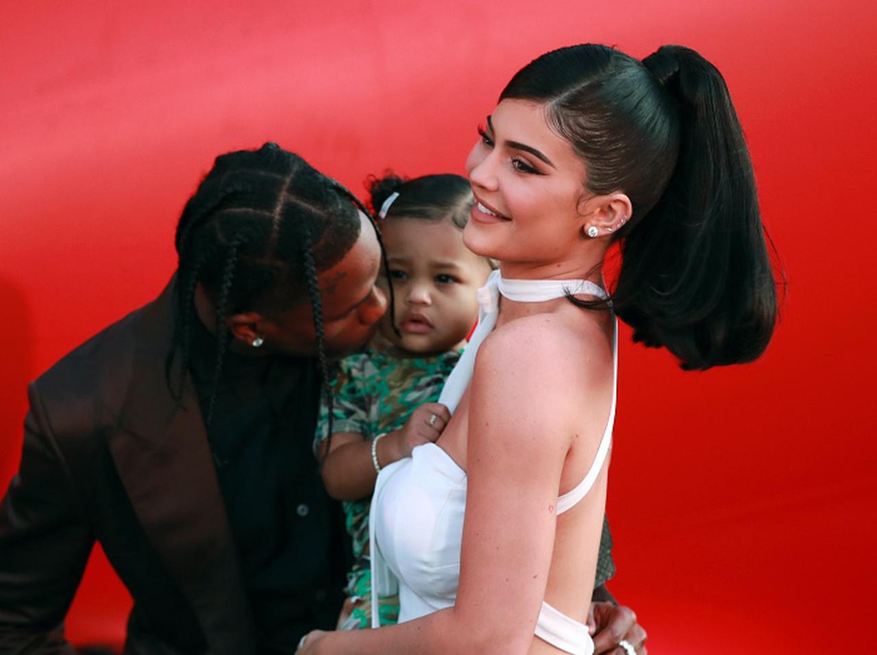 トラヴィス・スコットがカイリー・ジェンナーとの復縁を認めた?新曲の歌詞が話題に