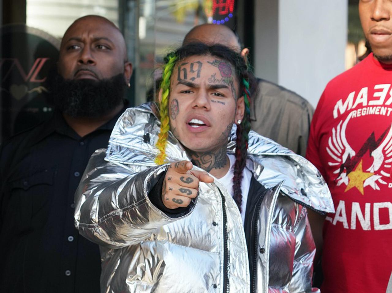 自宅軟禁中のテカシ69、外出が原因で「家バレ」して移送されることに