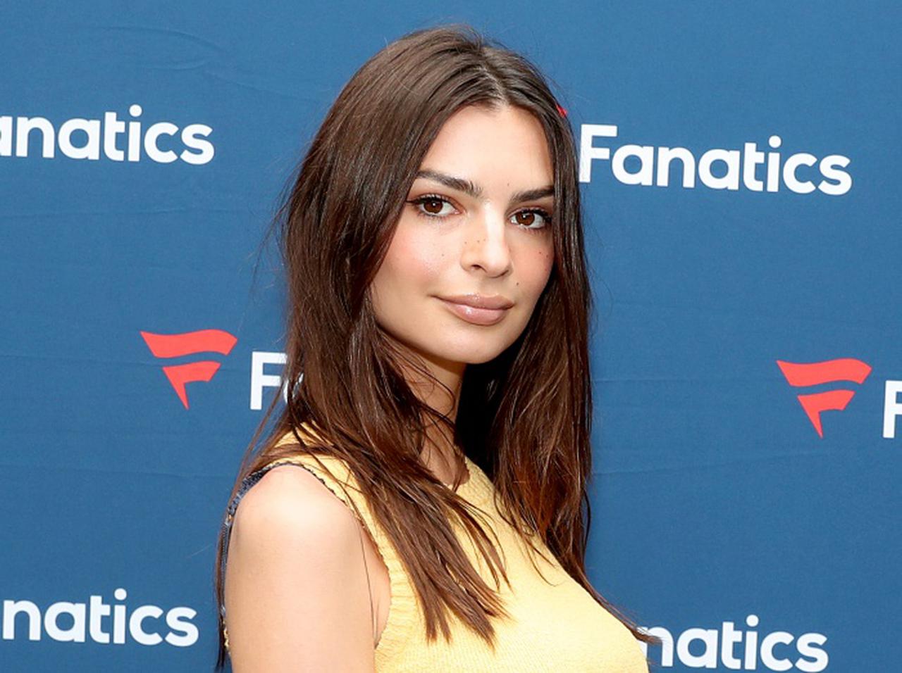 エミリー・ラタコウスキーの美肌を作る「カタツムリクリーム」って一体…？